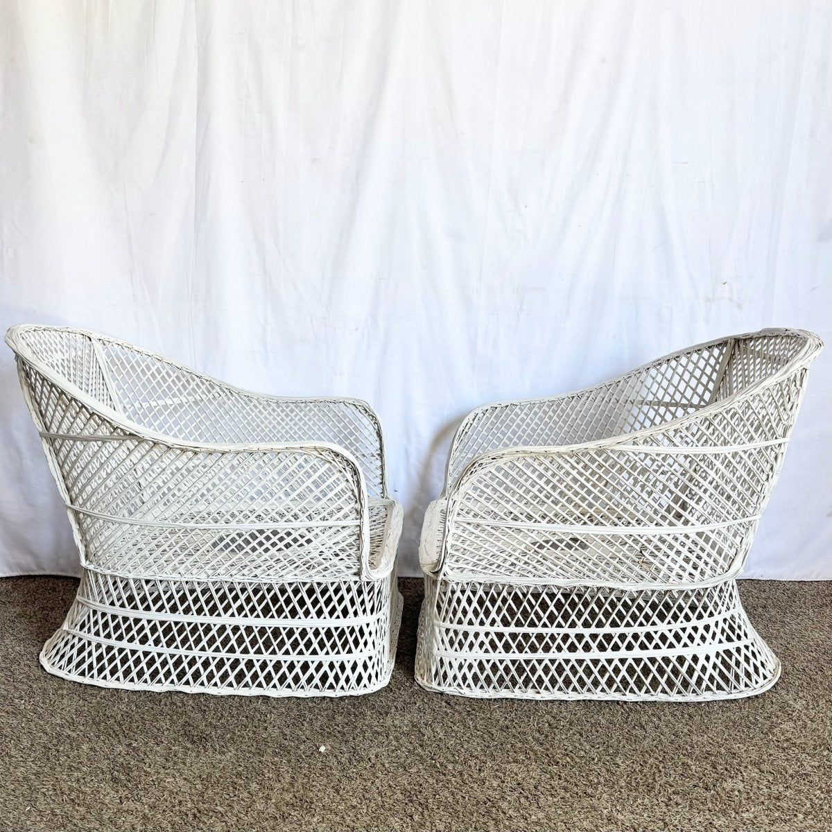 Mid Century Modern Spun Fiberglass Lounge Chairs With Ottomans - 4 Pieces - Dolphin & Flamingo