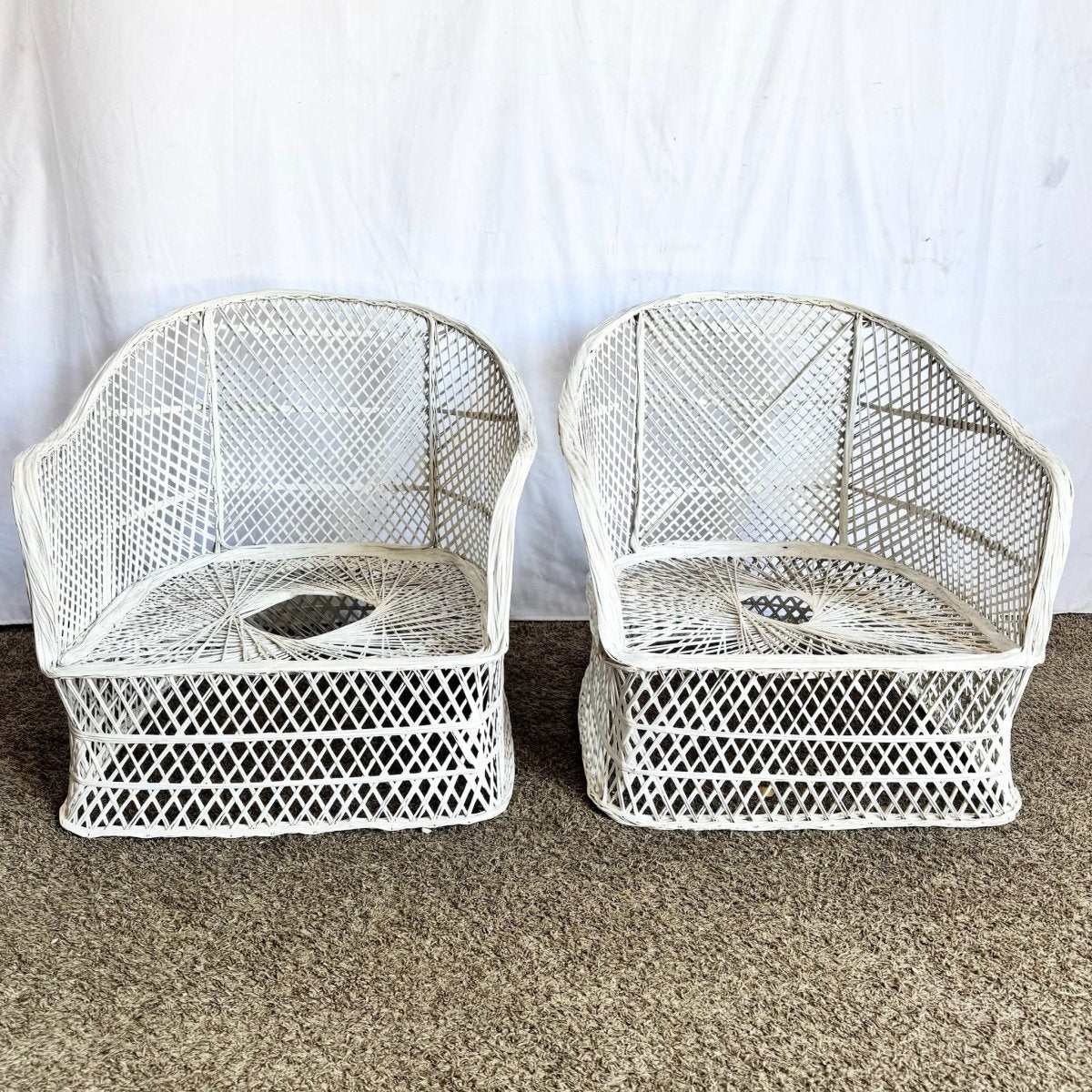 Mid Century Modern Spun Fiberglass Lounge Chairs With Ottomans - 4 Pieces - Dolphin & Flamingo