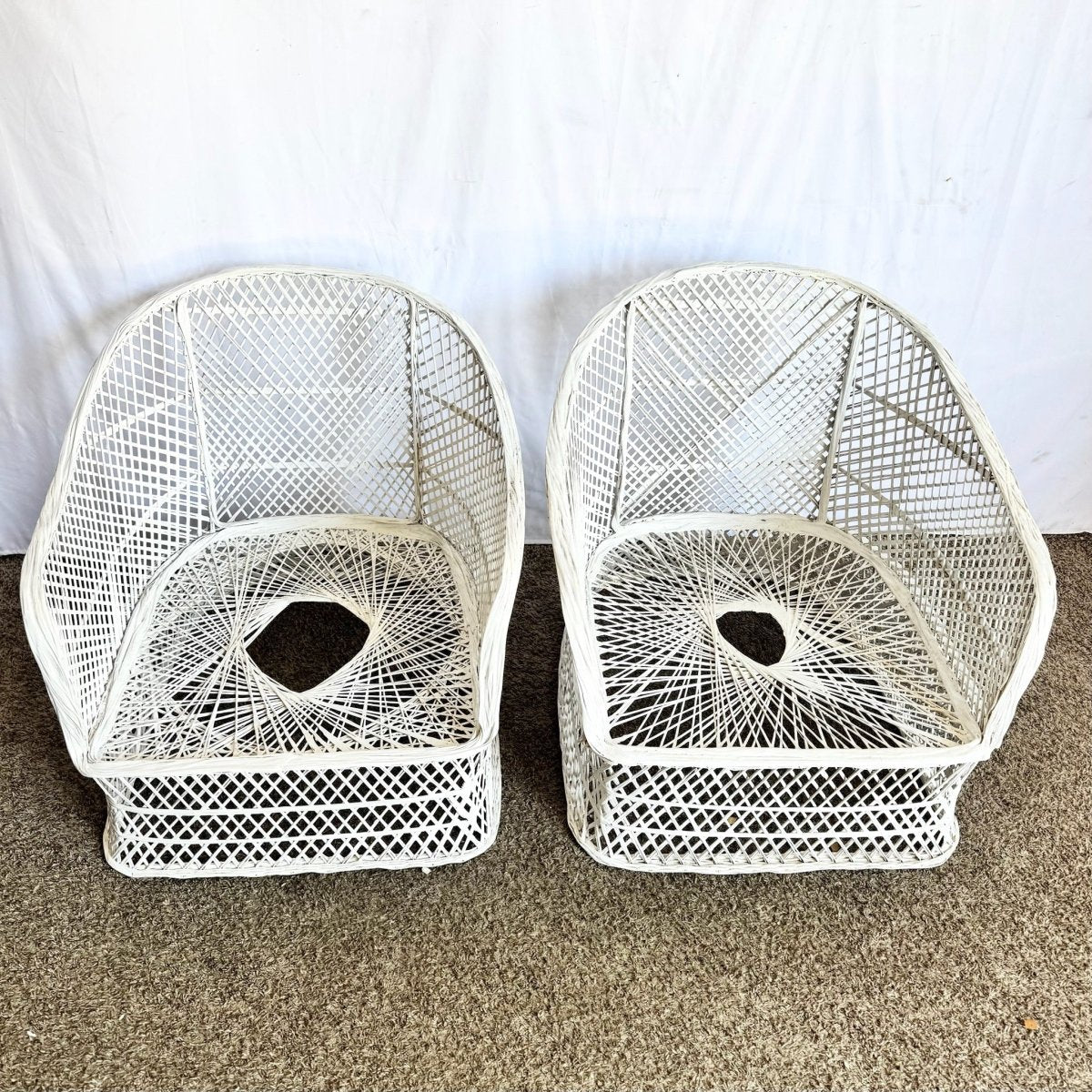 Mid Century Modern Spun Fiberglass Lounge Chairs With Ottomans - 4 Pieces - Dolphin & Flamingo