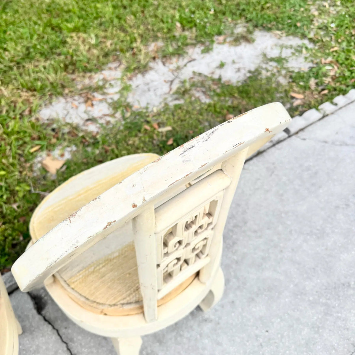 Ming Style Cream Wooden Swivel Dining Chairs - Set of 5 - Dolphin & Flamingo