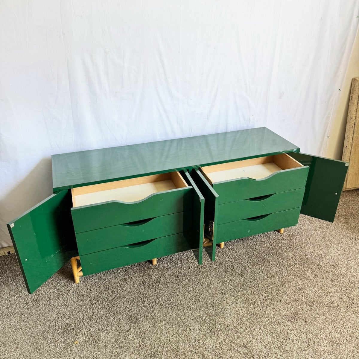 Postmodern Chinoiserie Green Lacquer Laminate Rattan Dresser With Brass Accents - Dolphin & Flamingo