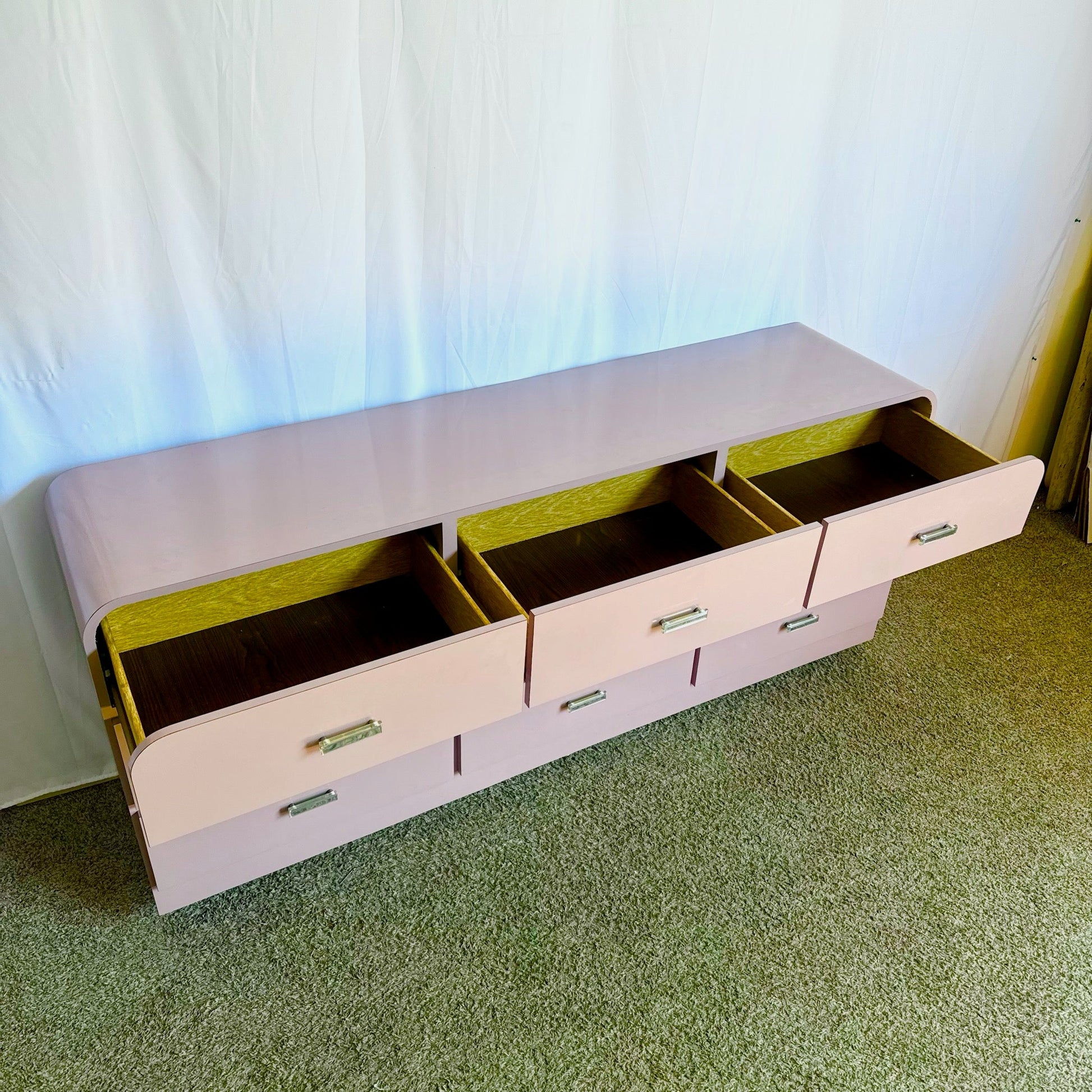 Postmodern Mauve Lacquer Laminate Waterfall Dresser With Lucite Handles - Dolphin & Flamingo