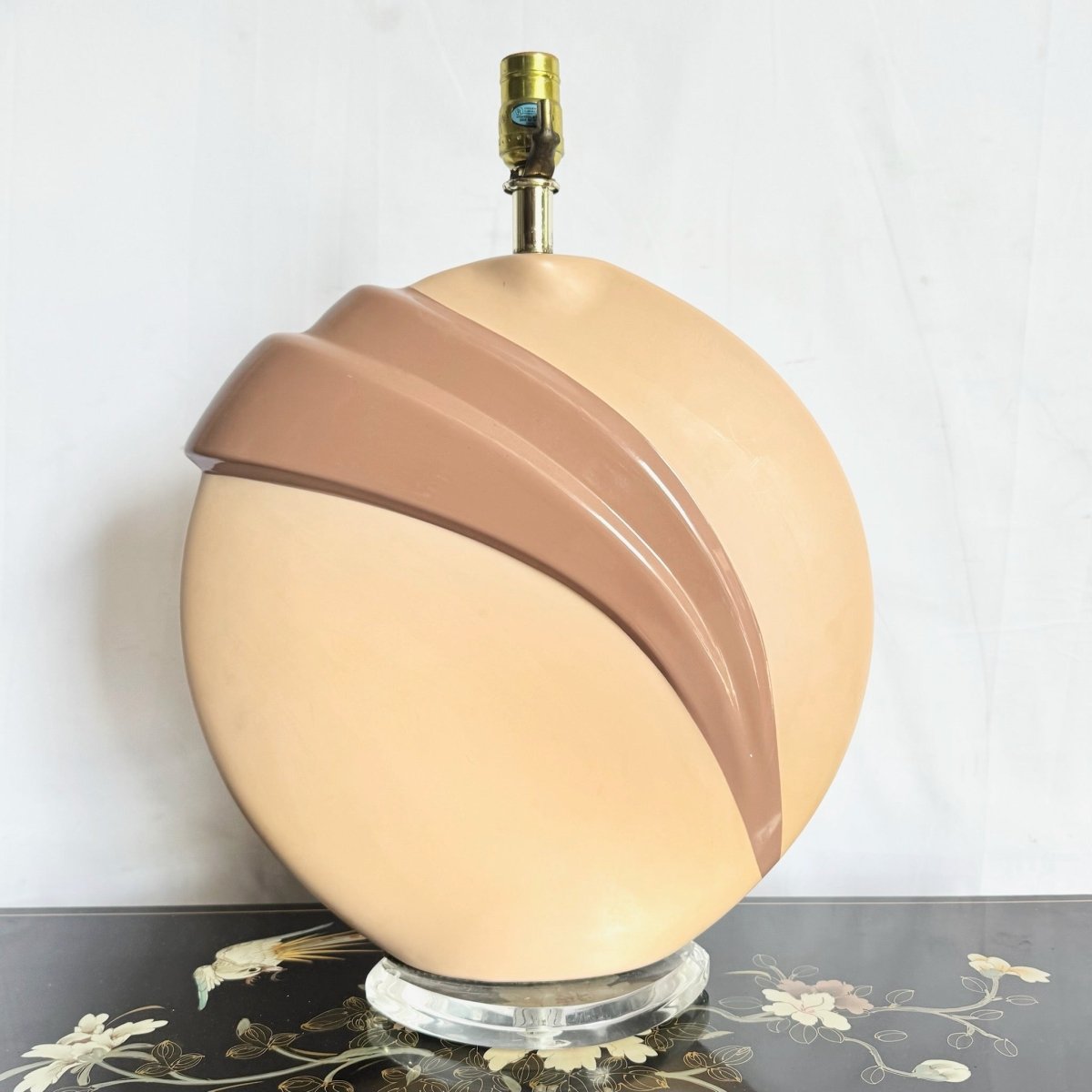 Postmodern Peach and Mauve Ribbon Disk Table Lamp With Lucite Base - Dolphin & Flamingo