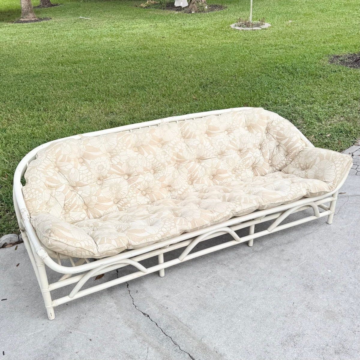 Vintage Coastal Clark Casual Bent Rattan Tufted Sofa - Dolphin & Flamingo