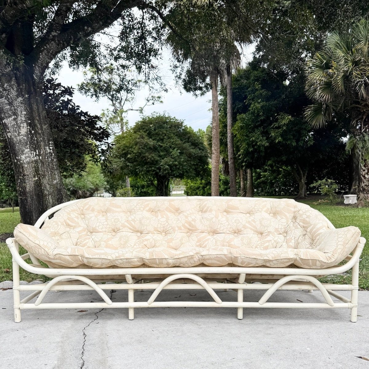 Vintage Coastal Clark Casual Bent Rattan Tufted Sofa - Dolphin & Flamingo