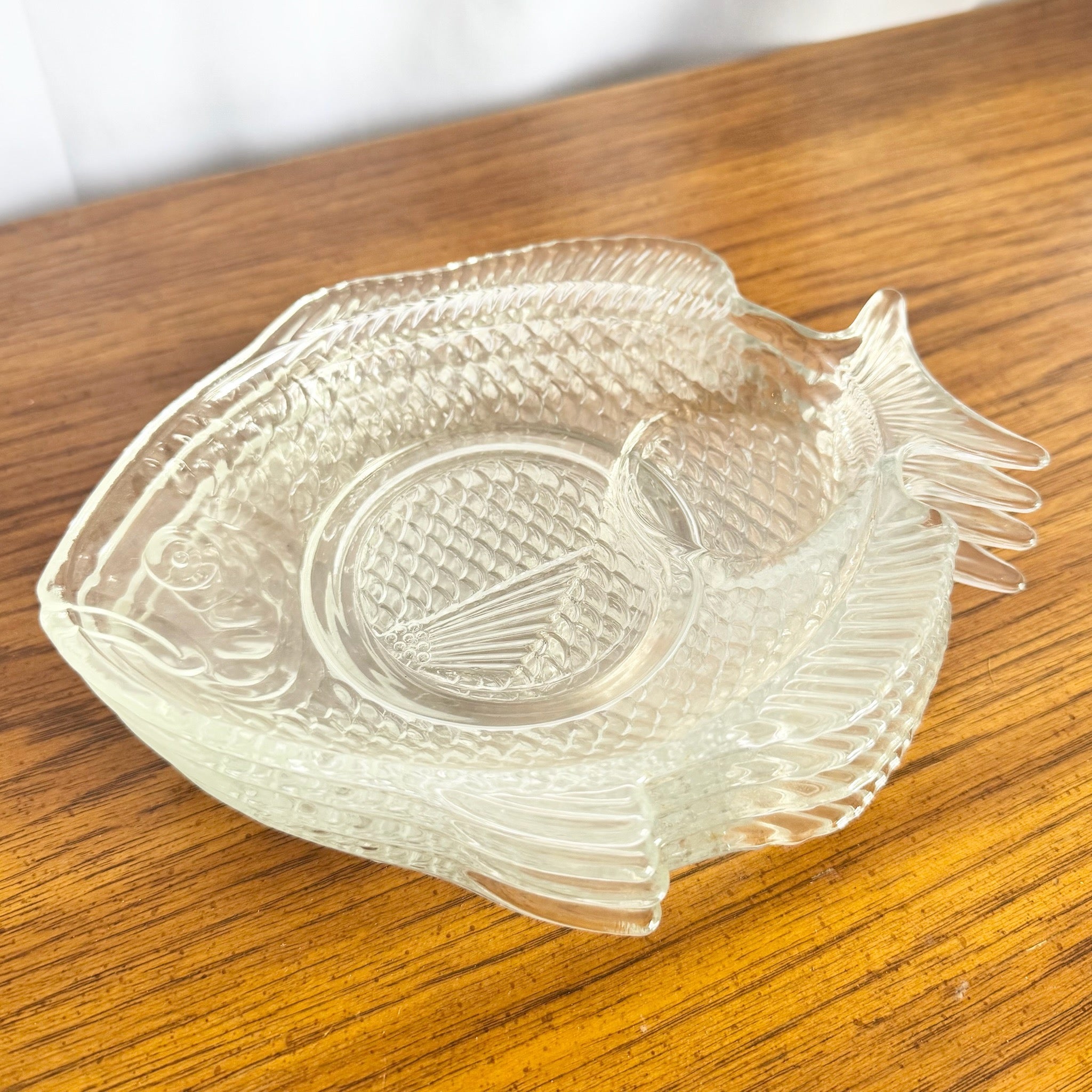 Vintage Pressed Glass Fish Plates - Set of 4 - Dolphin & Flamingo